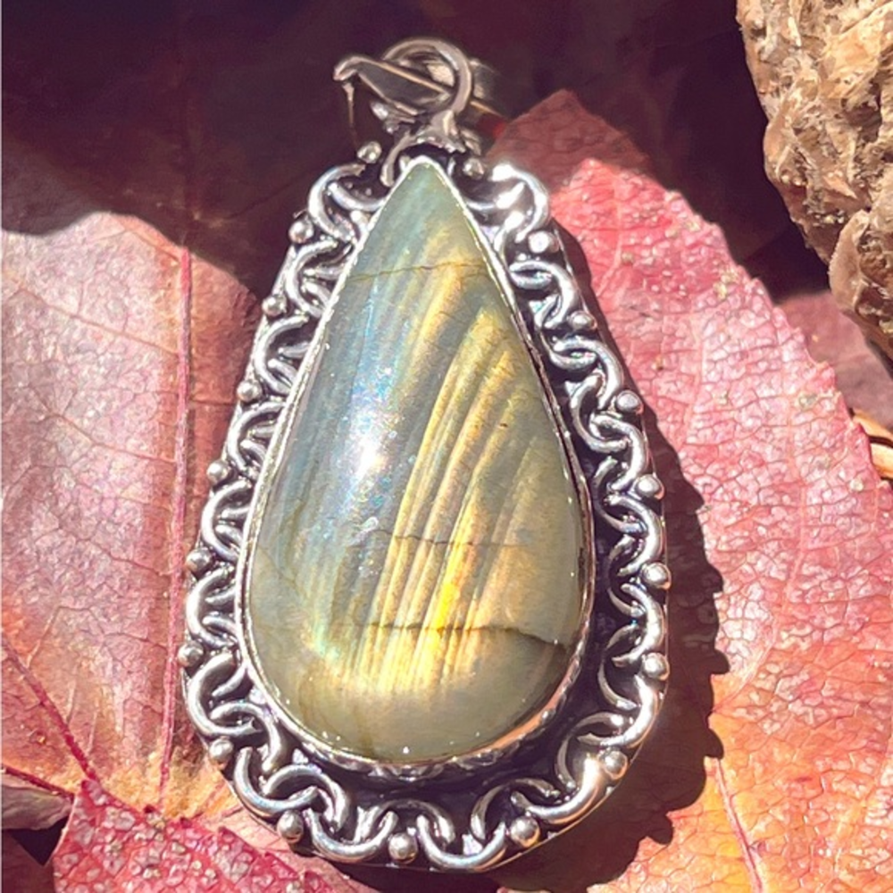 925 silver overlay raindrop labradorite‎ pendant